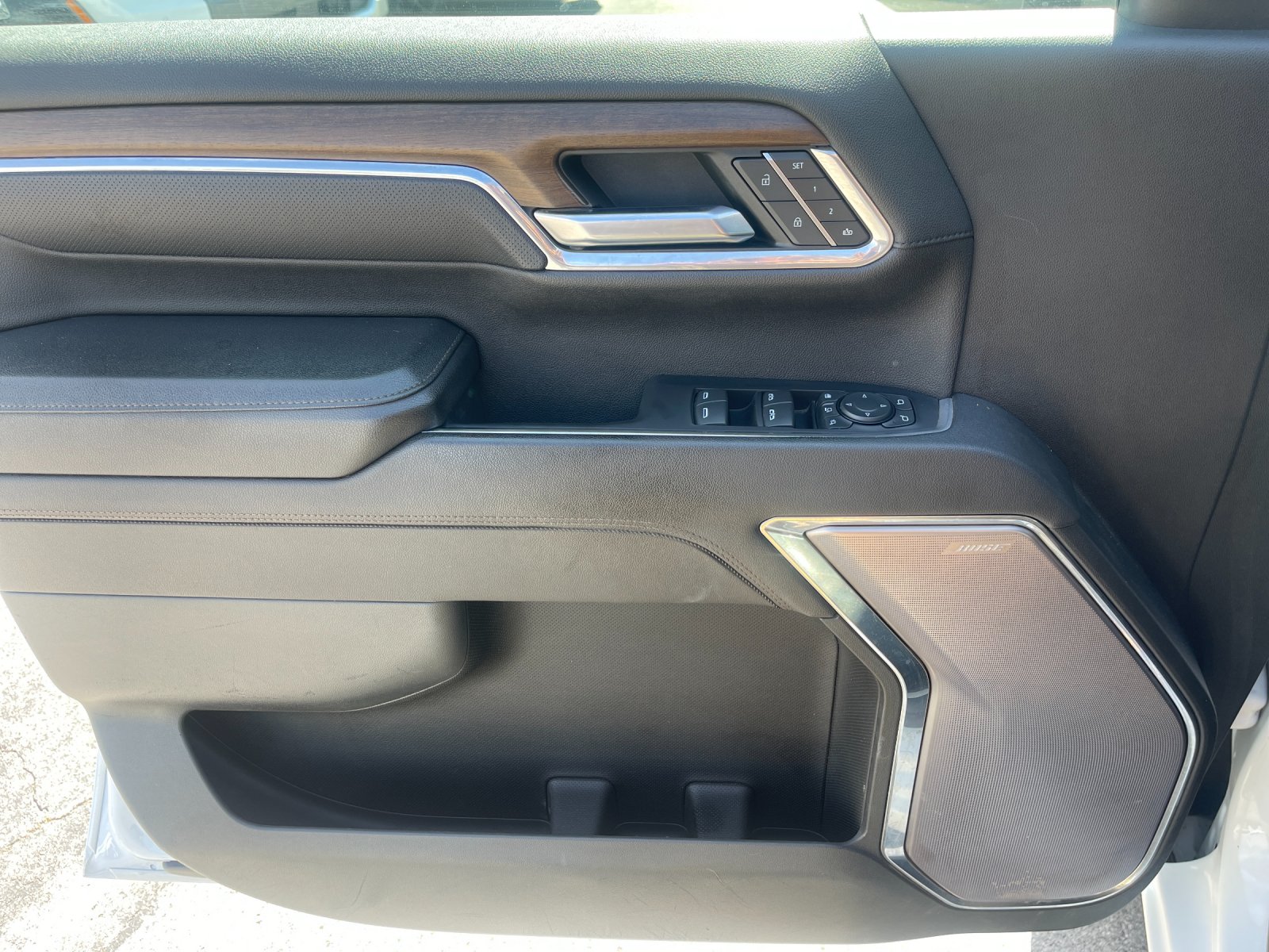 Used 2024 White Chevrolet High Country image 12