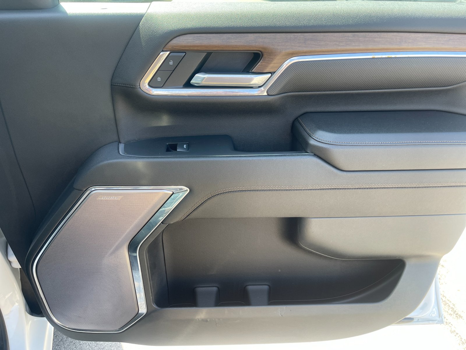 Used 2024 White Chevrolet High Country image 19