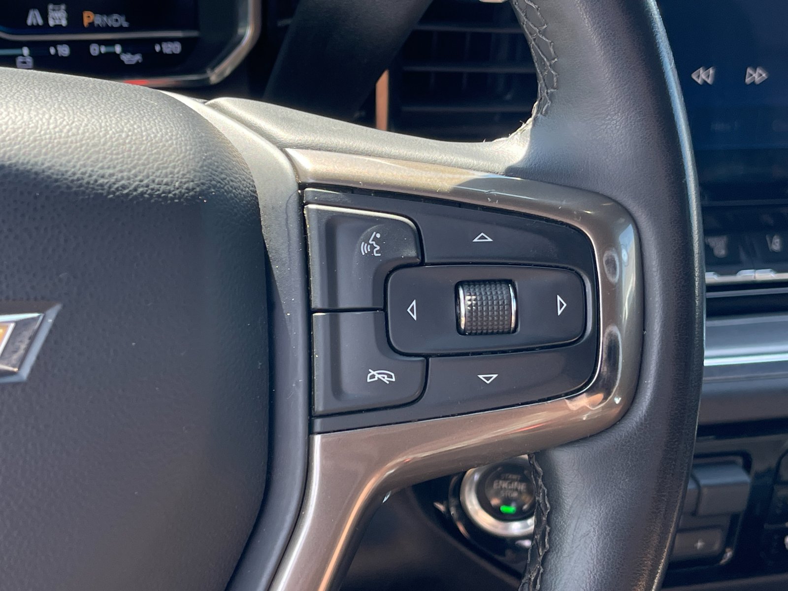 Used 2024 White Chevrolet High Country image 27