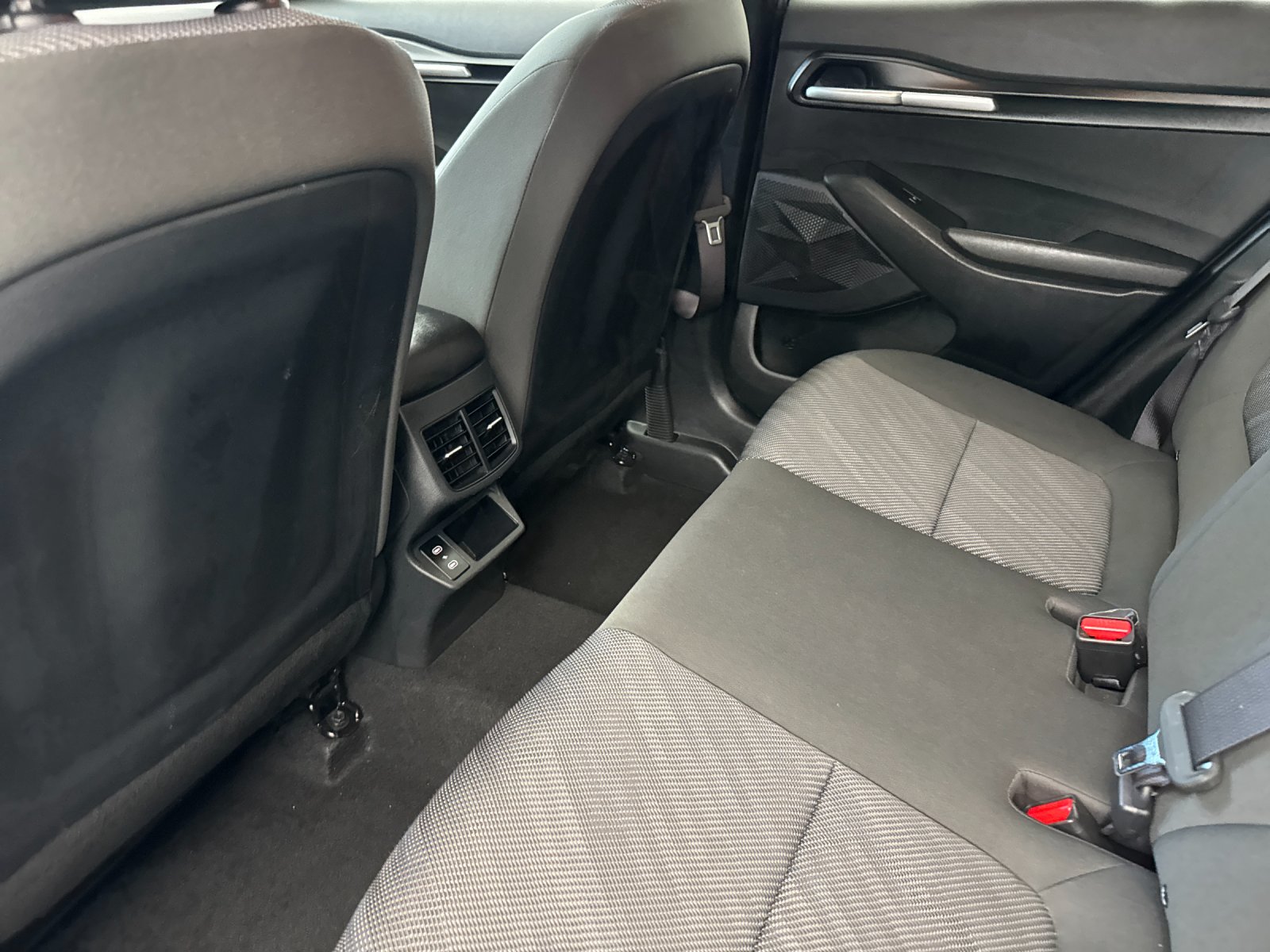 Used 2024 White Kia LX image 11