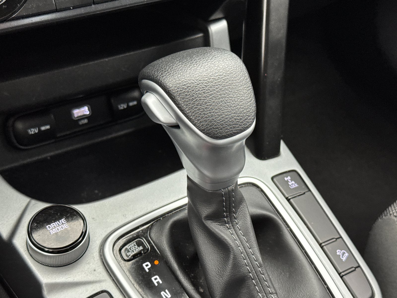 Used 2024 White Kia LX image 20