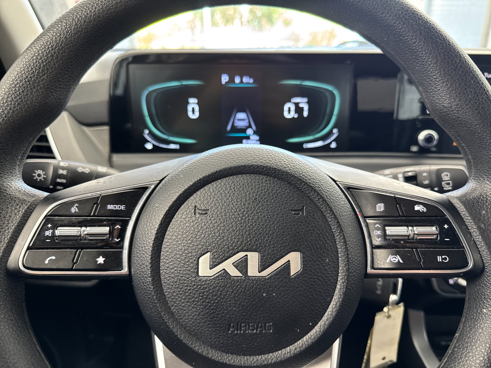 Used 2024 White Kia LX image 21