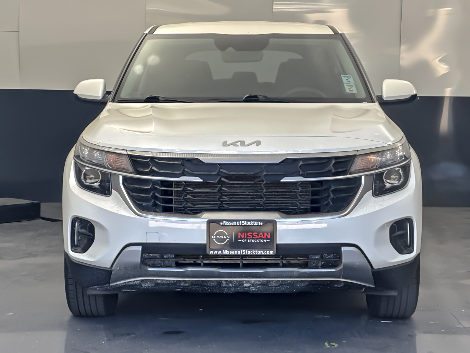 Used 2024 White Kia LX image 8