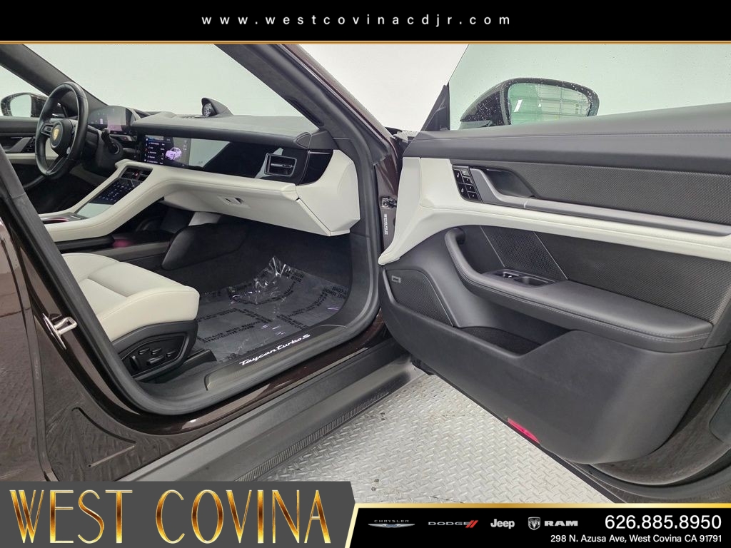 Used 2021  Porsche Turbo S image 21