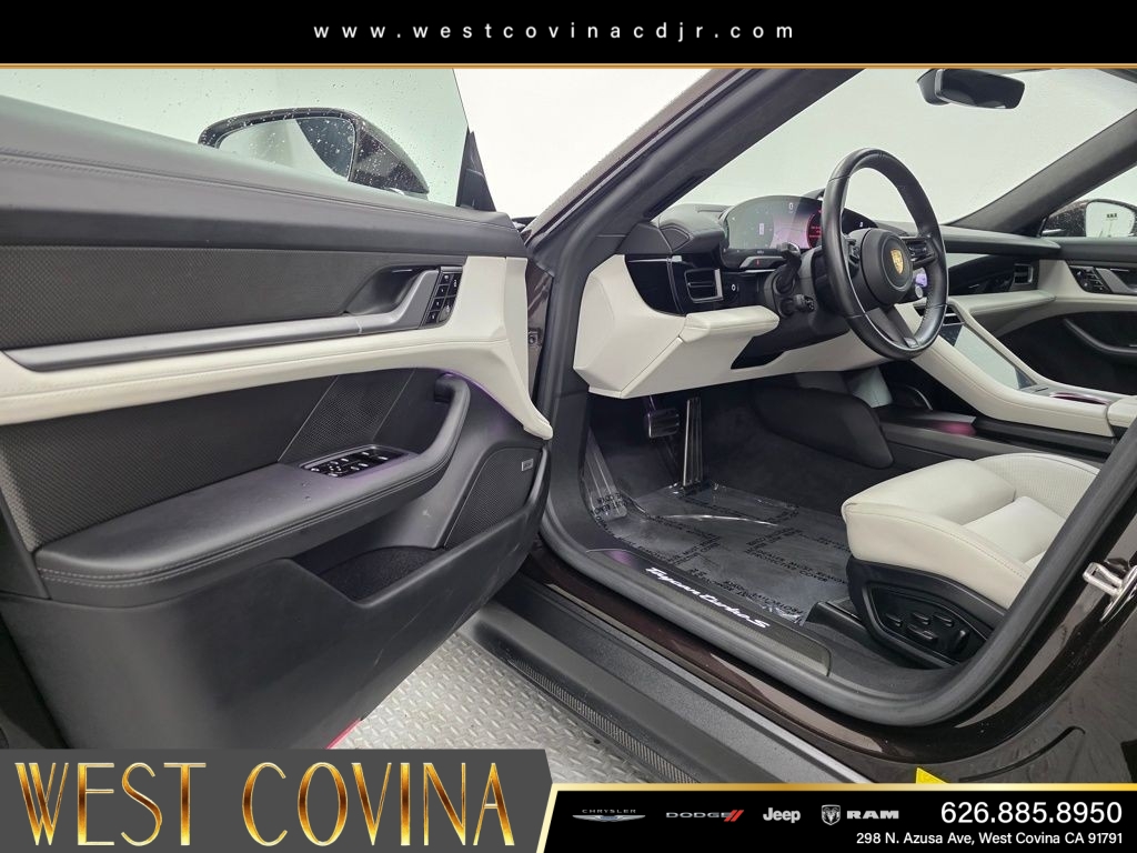 Used 2021  Porsche Turbo S image 32