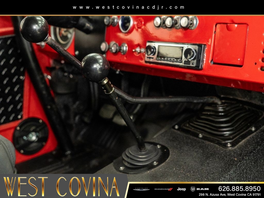 Used 1972  Ford 2dr Convertible image 19