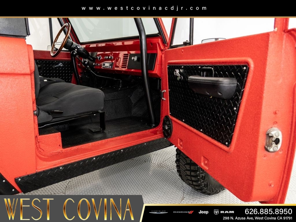 Used 1972  Ford 2dr Convertible image 21