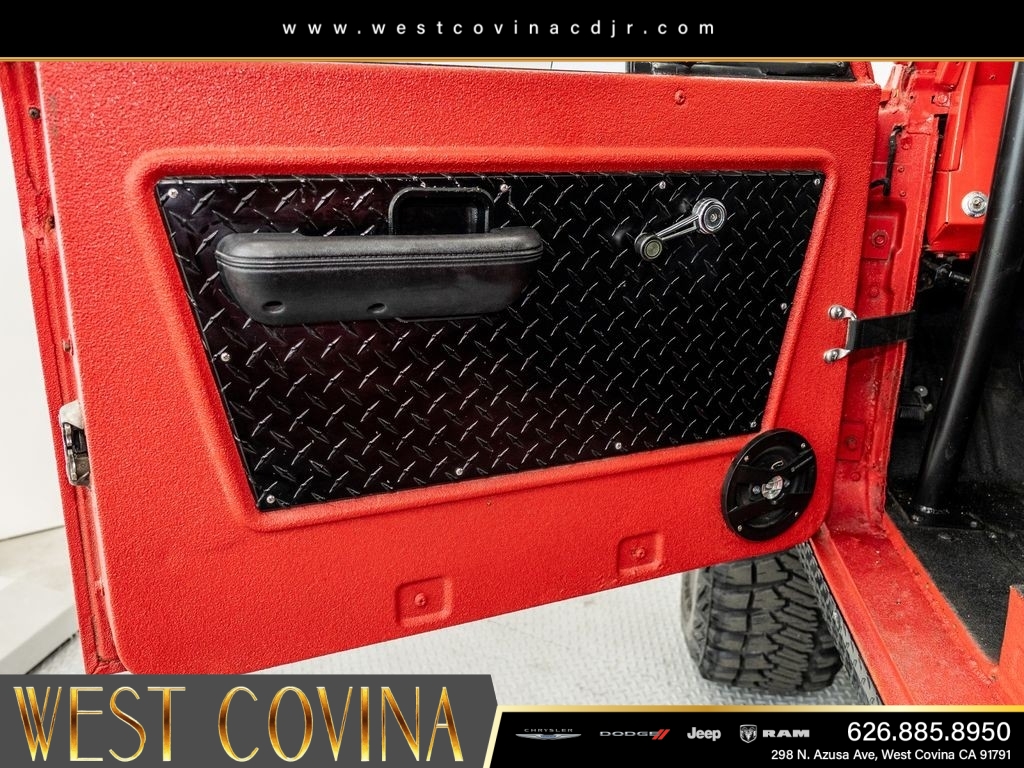 Used 1972  Ford 2dr Convertible image 24