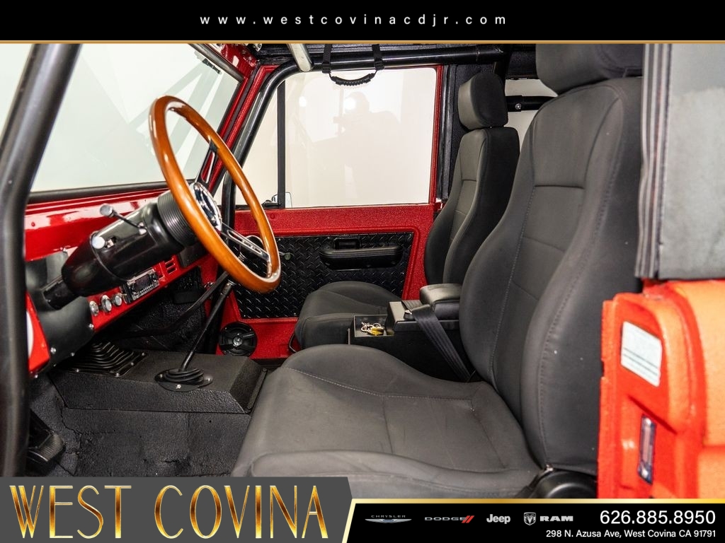 Used 1972  Ford 2dr Convertible image 26