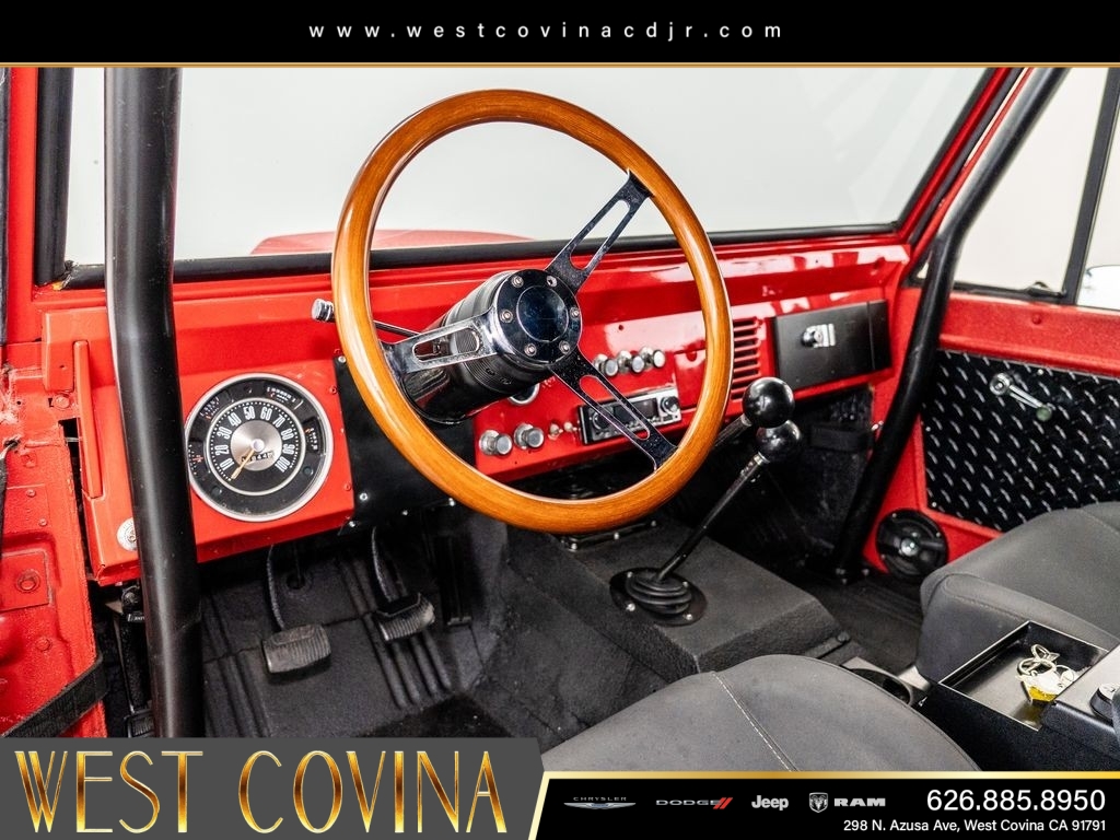 Used 1972  Ford 2dr Convertible image 29