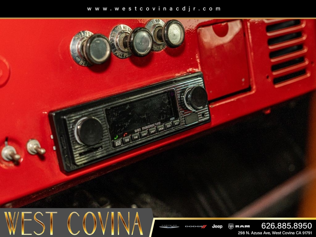 Used 1972  Ford 2dr Convertible image 31