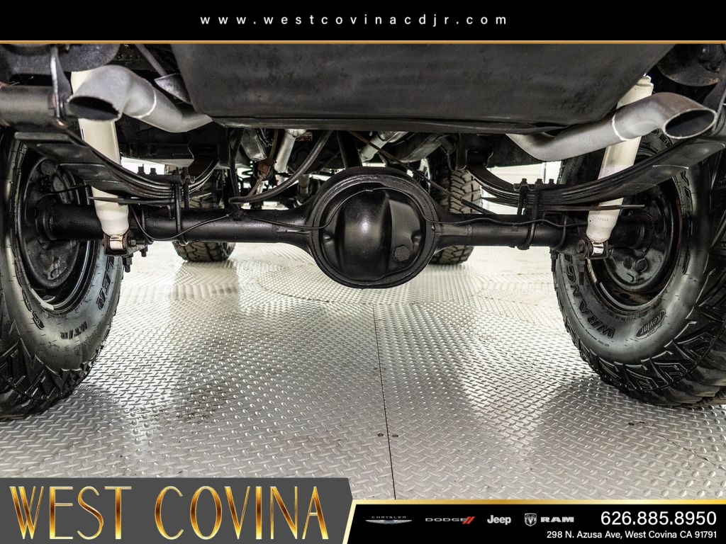 Used 1972  Ford 2dr Convertible image 39