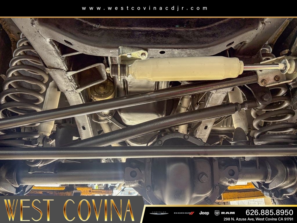 Used 1972  Ford 2dr Convertible image 44