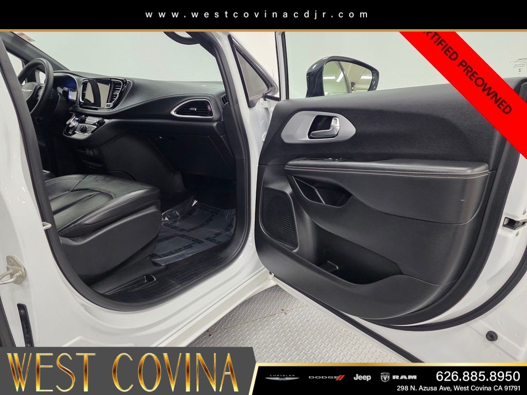 Certified Used 2024 White Chrysler Select image 15