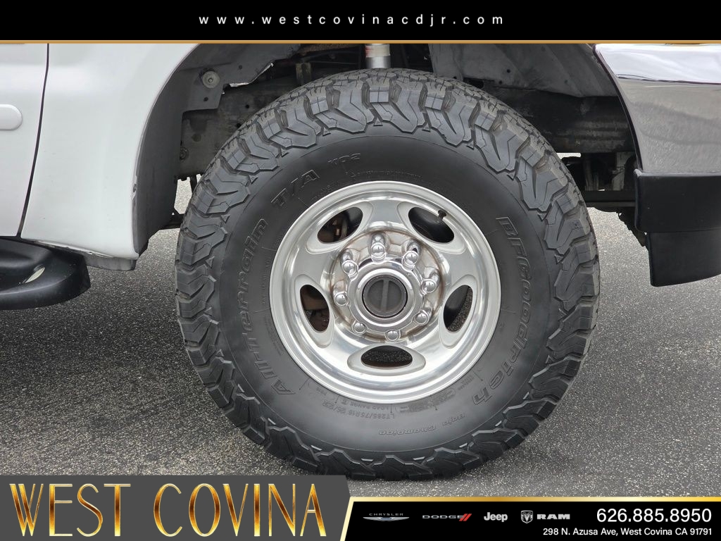 Used 2004  Ford Lariat image 9