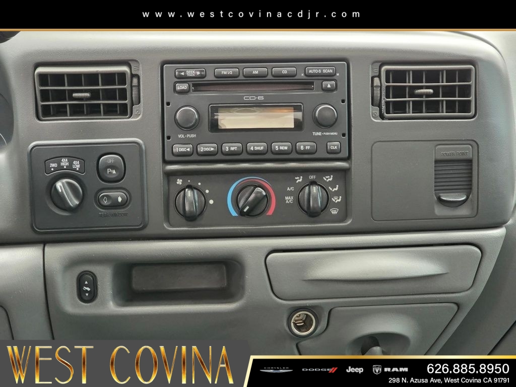 Used 2004  Ford Lariat image 25