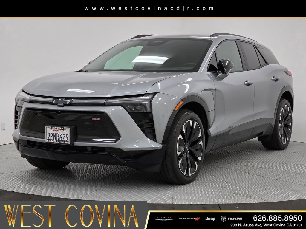 Used 2024 Gray Chevrolet RS image 3