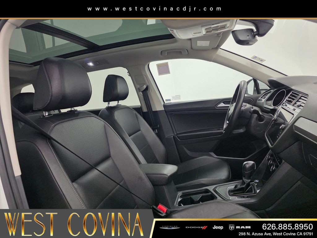 Used 2020  Volkswagen 2.0T SE image 10