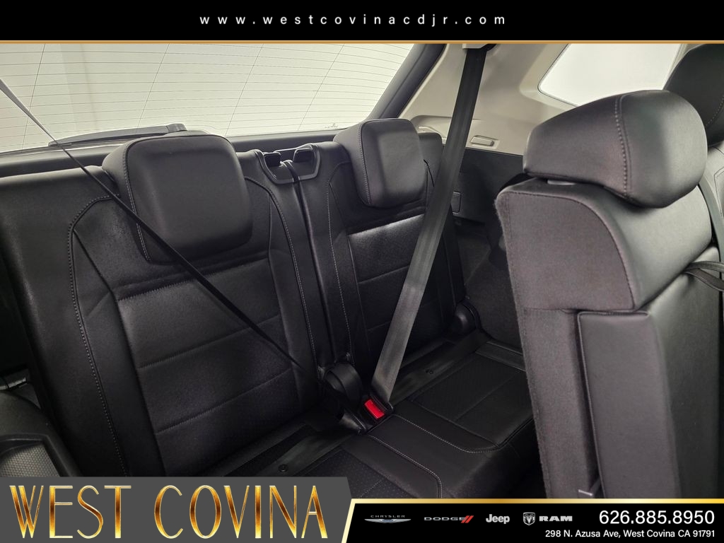 Used 2020  Volkswagen 2.0T SE image 14