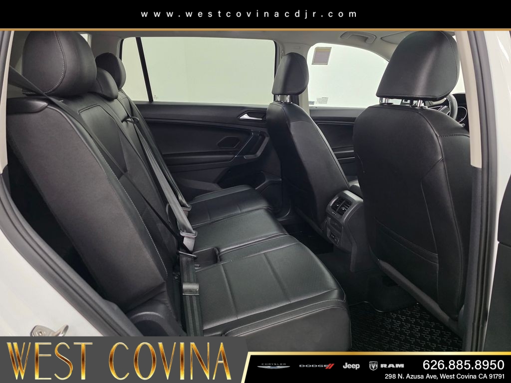 Used 2020  Volkswagen 2.0T SE image 16