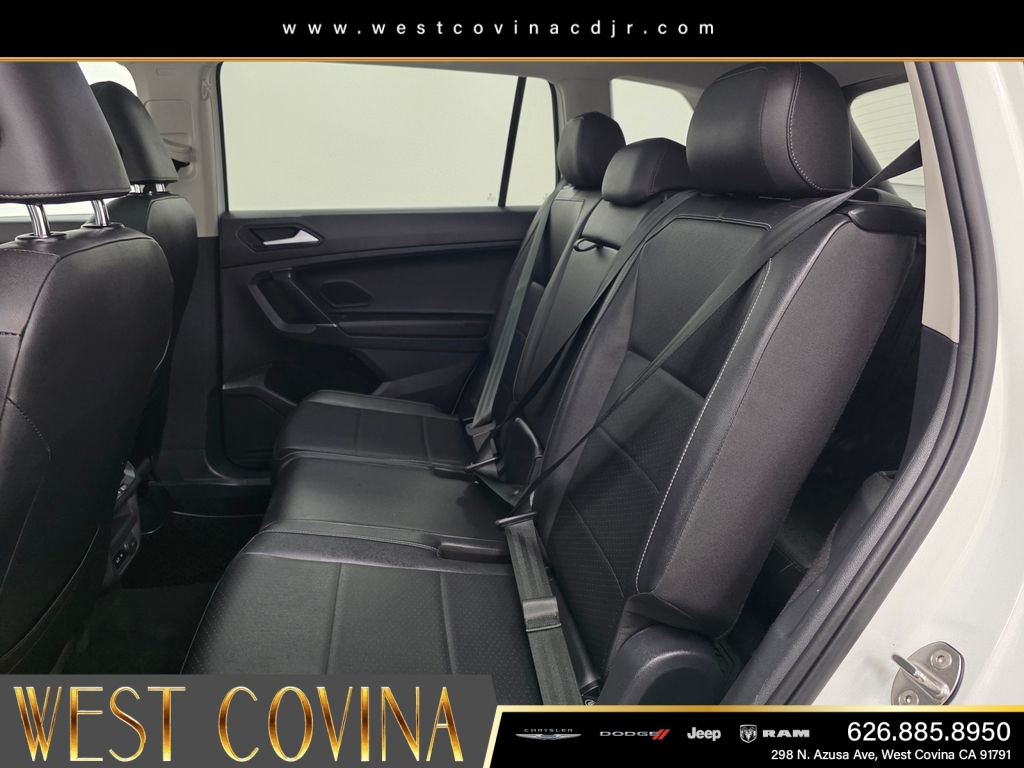 Used 2020  Volkswagen 2.0T SE image 18
