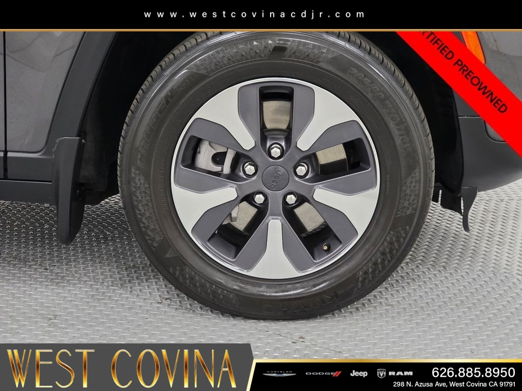Used 2022 Gray Jeep 4xe image 9