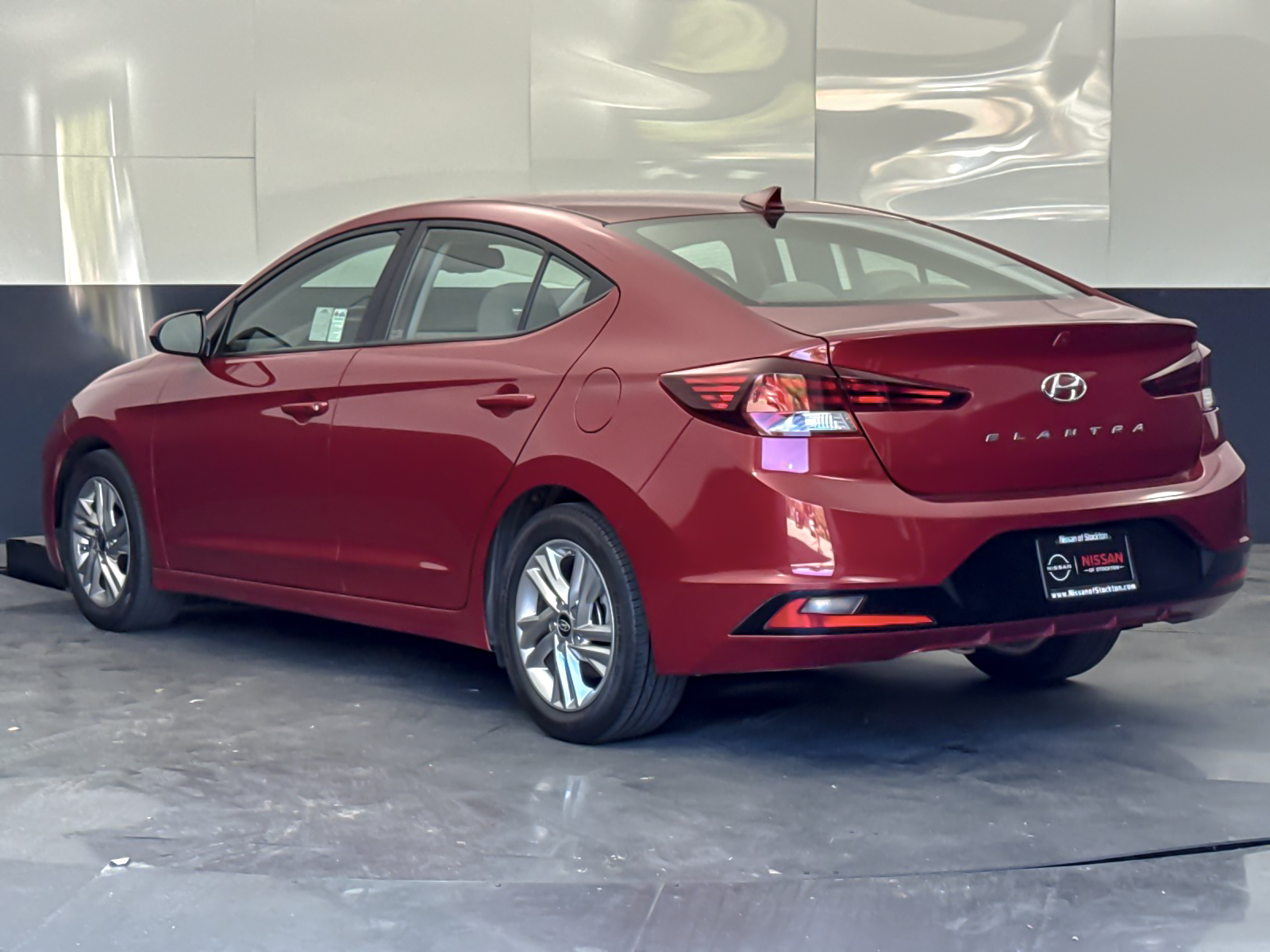 Used 2019 Red Hyundai Value Edition image 5