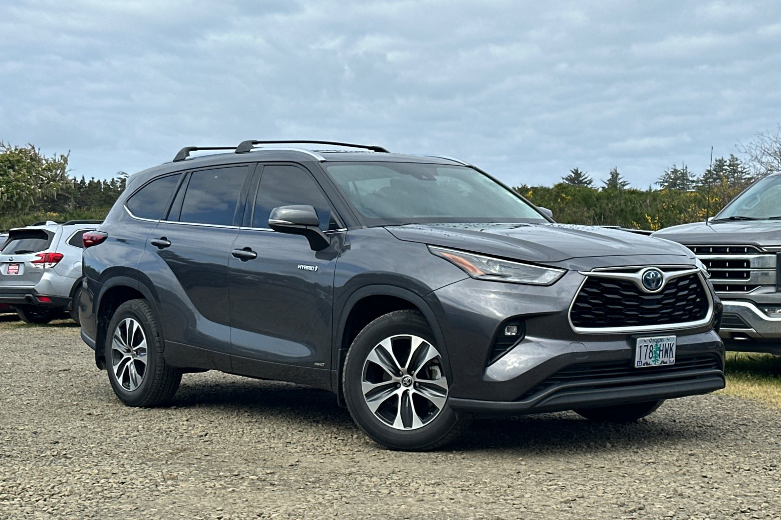 2021 Toyota Highlander XLE Hybrid 4x4's photo
