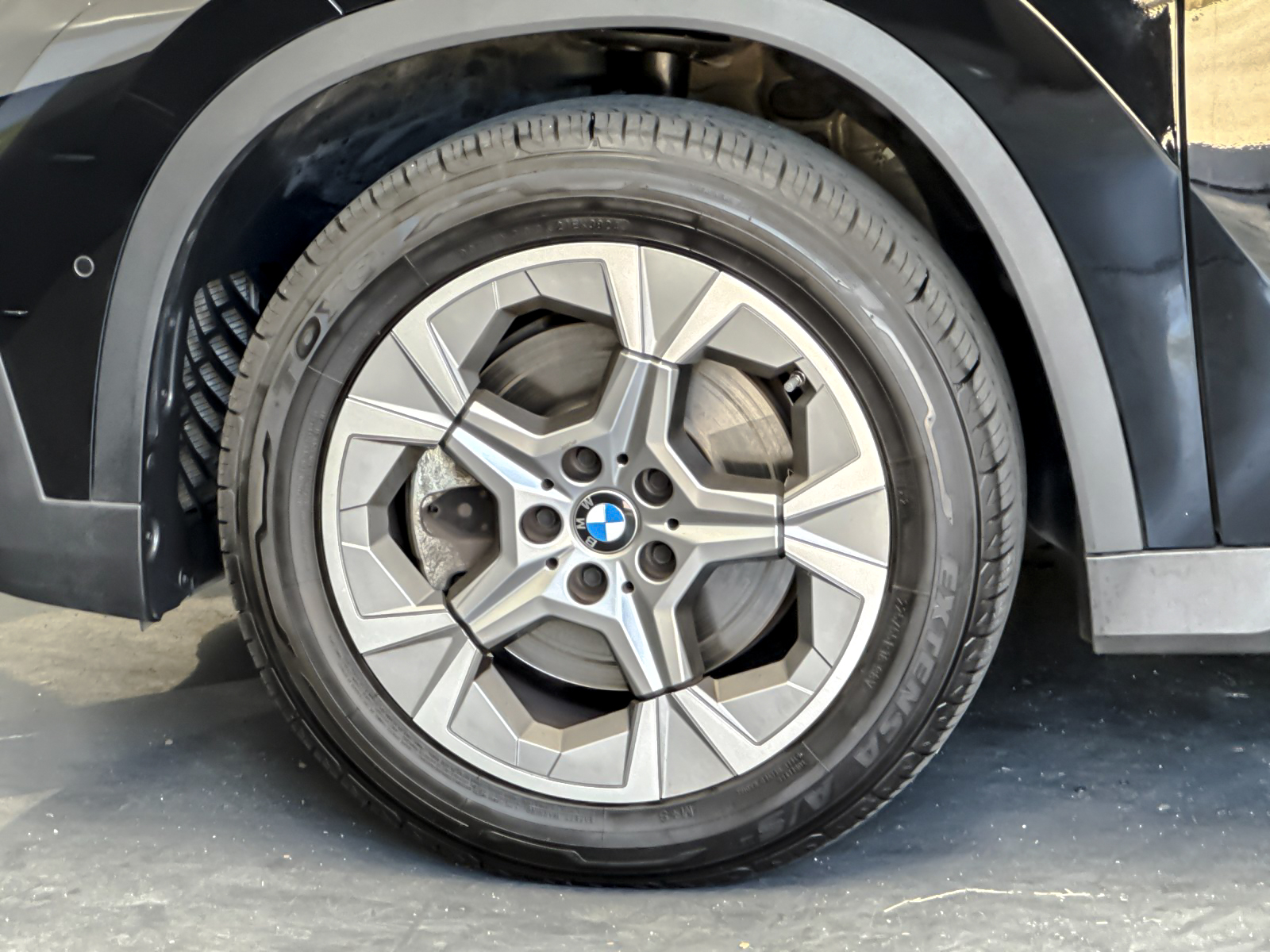 Used 2023 Black BMW xDrive28i image 25