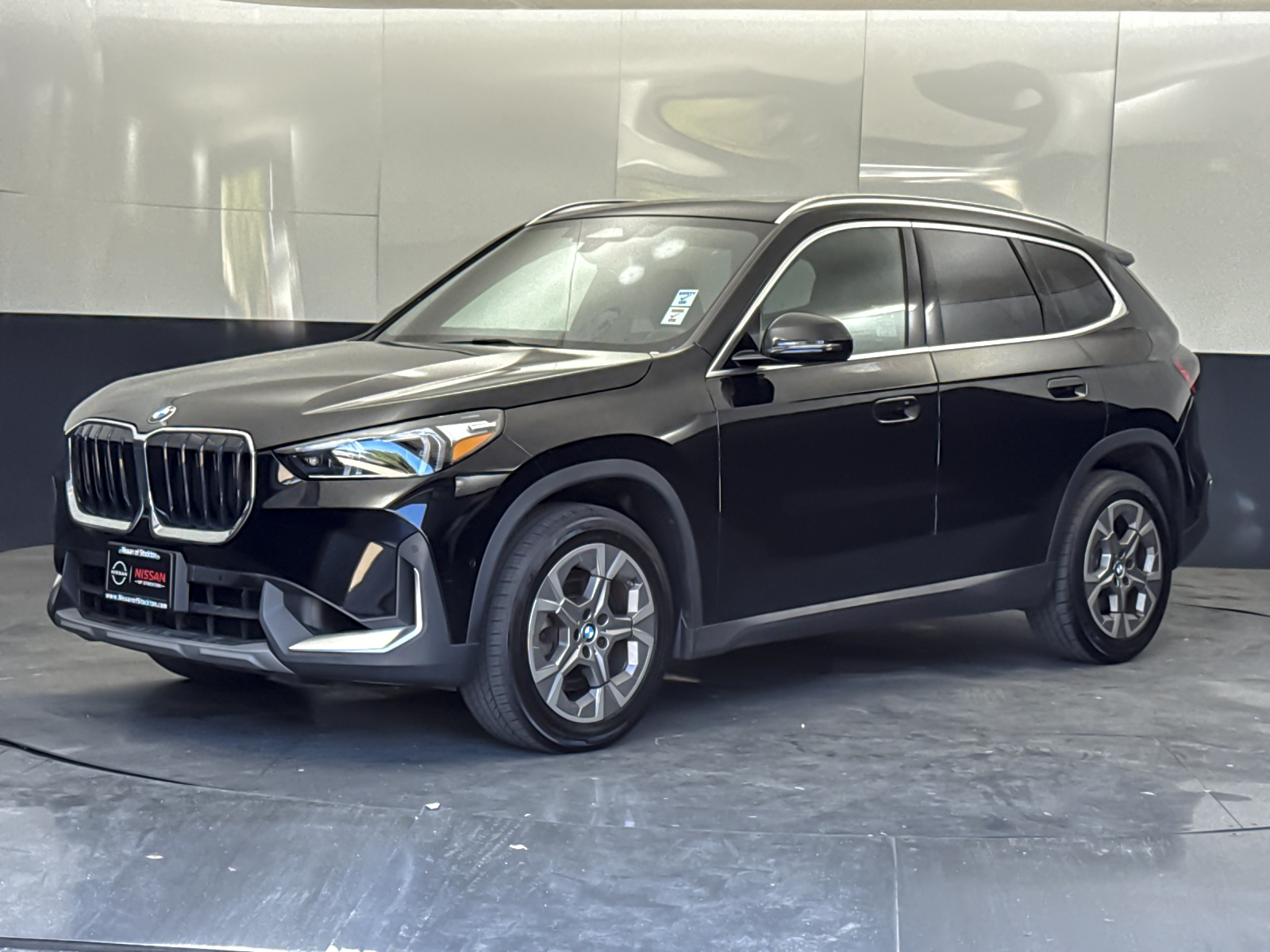 Used 2023 Black BMW xDrive28i image 7