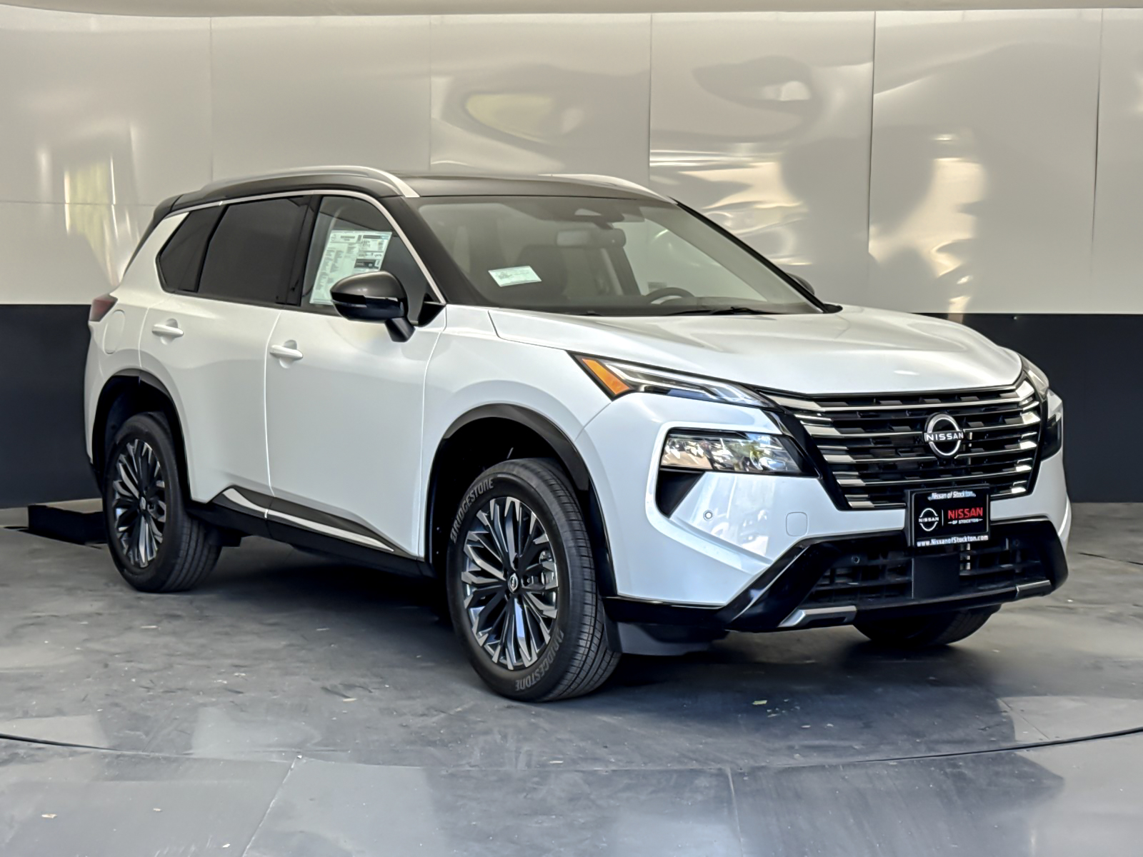 2026 Nissan Rogue Platinum AWD's photo