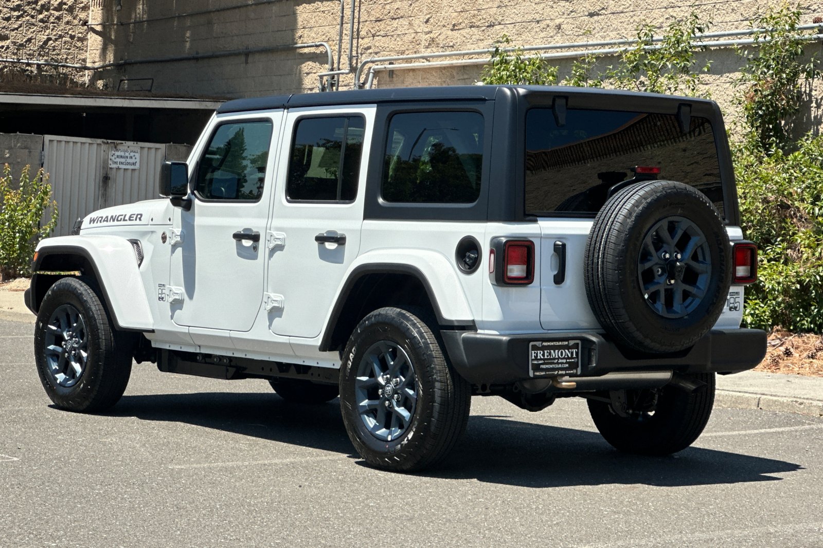 New 2026 Bright White Clear-Coat Exterior Paint Jeep 85th Anniversary Edition image 5
