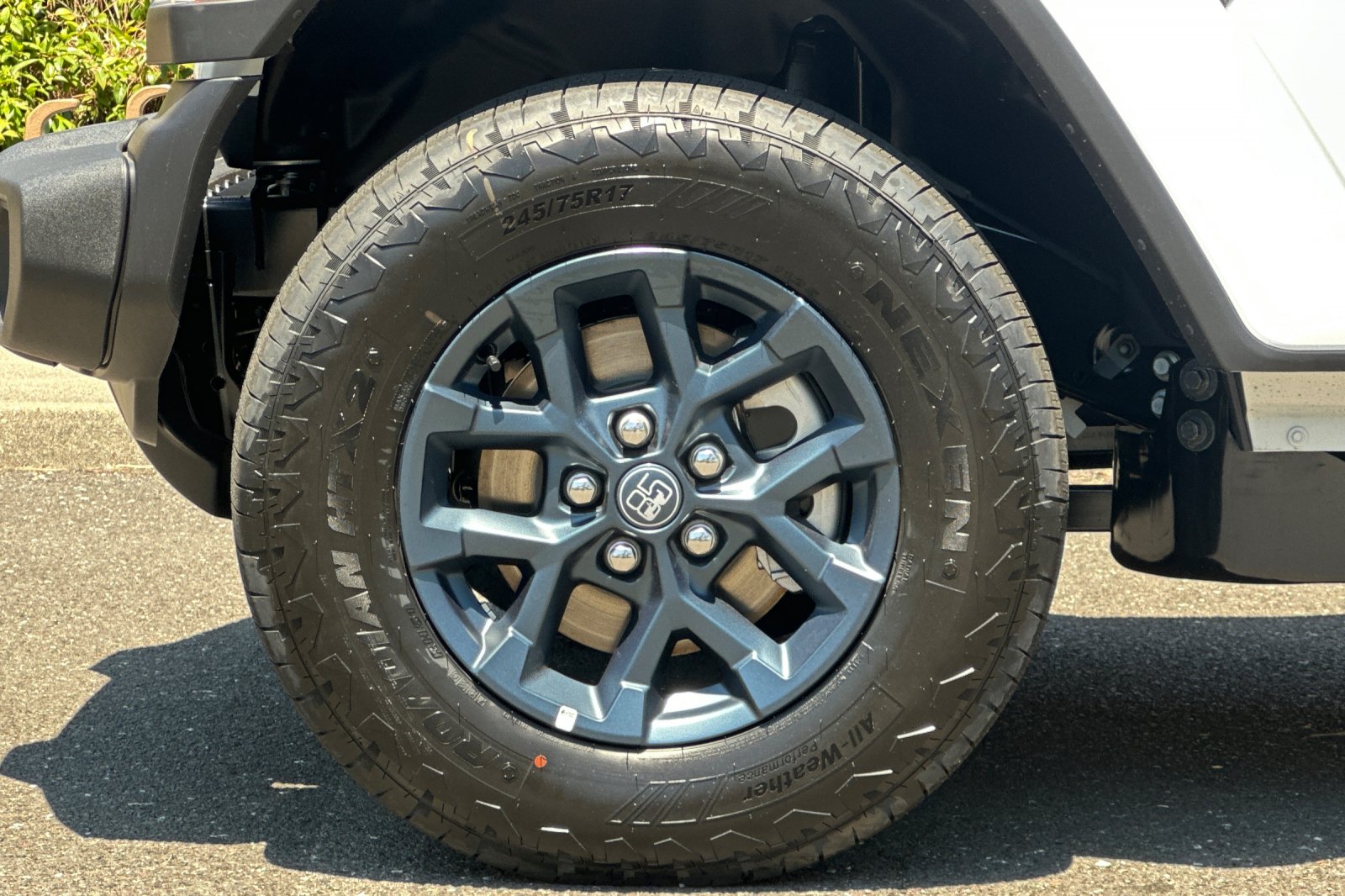 New 2026 Bright White Clear-Coat Exterior Paint Jeep 85th Anniversary Edition image 24