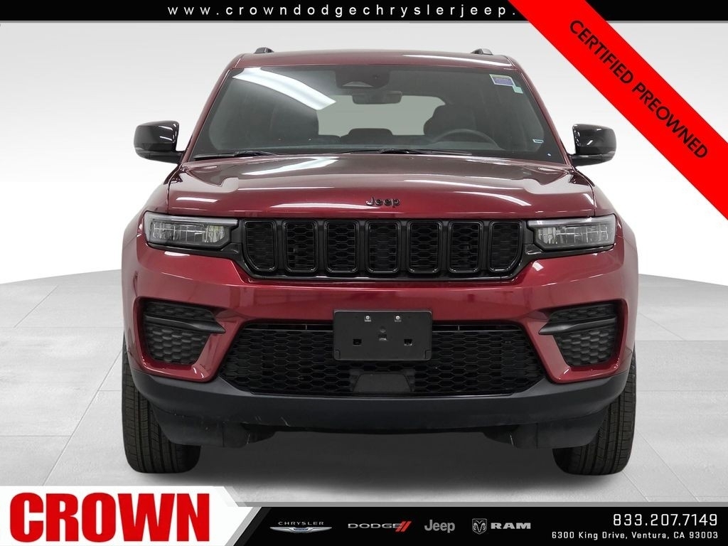 Used 2025 Red Jeep Altitude image 3