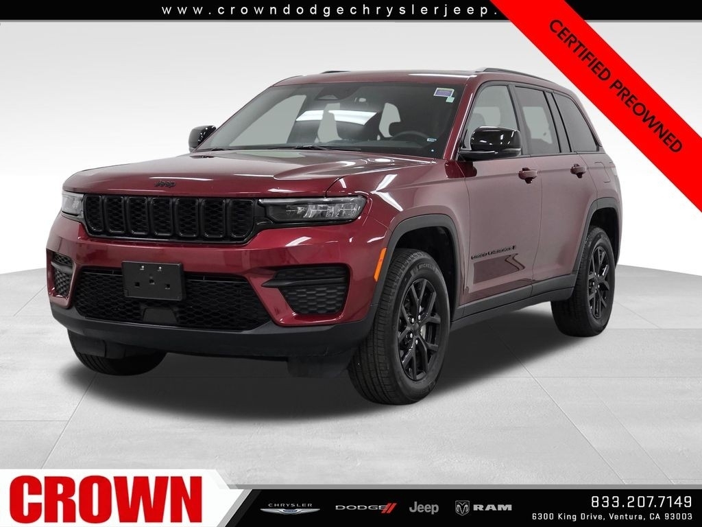 Used 2025 Red Jeep Altitude image 4
