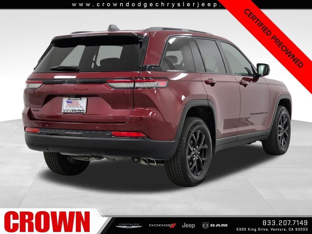 Used 2025 Red Jeep Altitude image 8