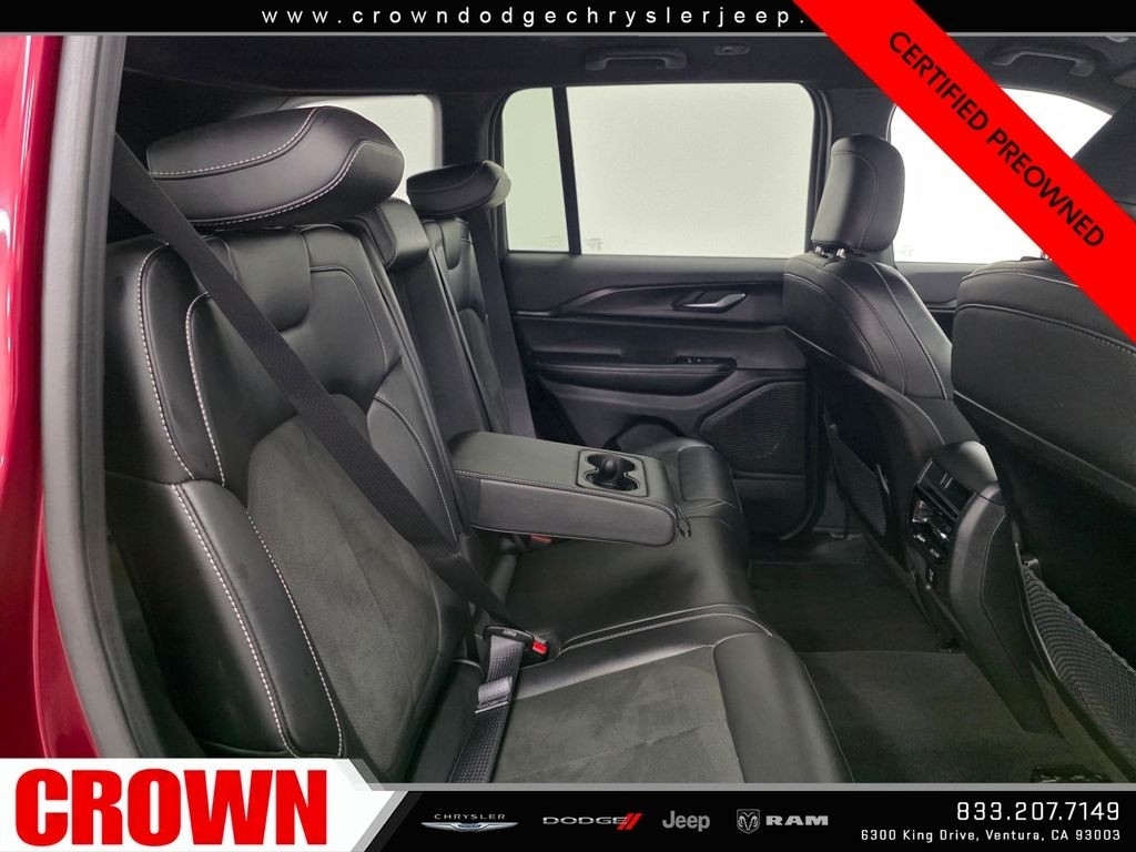 Used 2025 Red Jeep Altitude image 12
