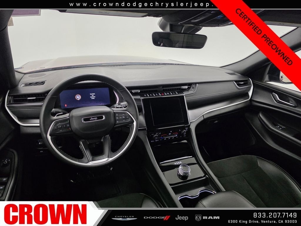 Used 2025 Red Jeep Altitude image 14