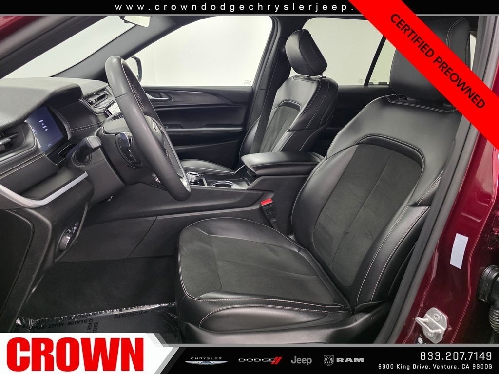 Used 2025 Red Jeep Altitude image 20