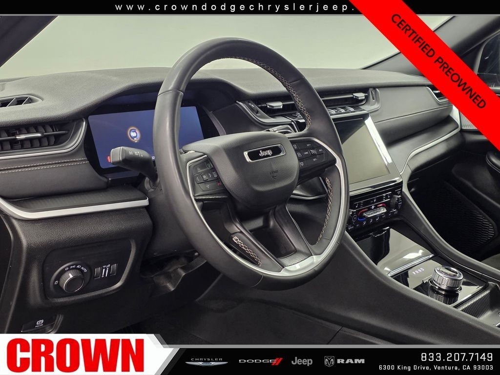 Used 2025 Red Jeep Altitude image 22