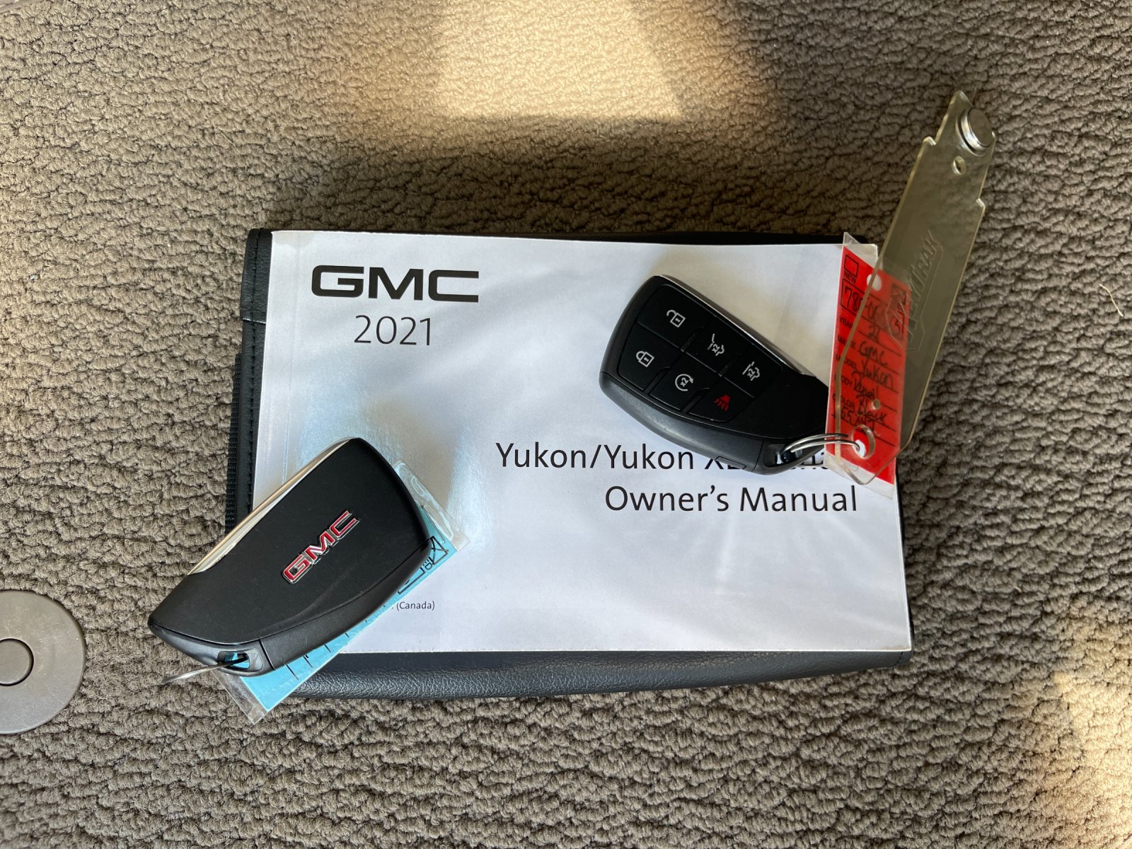 Used 2021 Black GMC Denali image 9