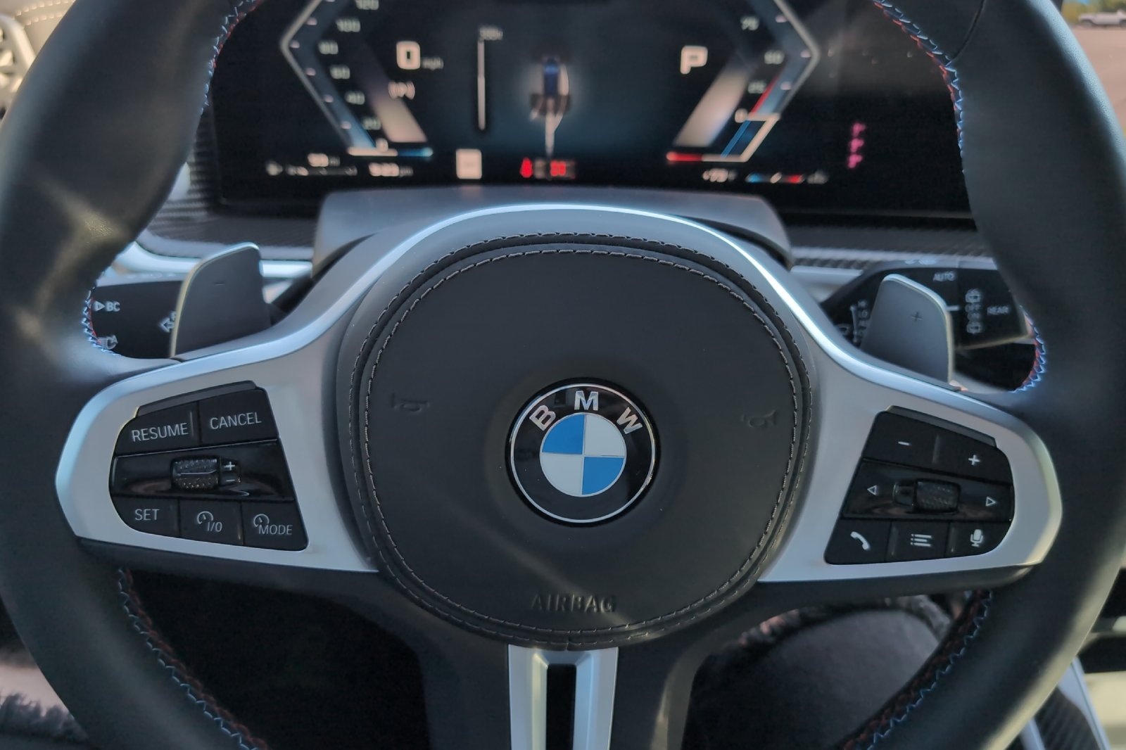 Used 2025 Black BMW M60i image 25