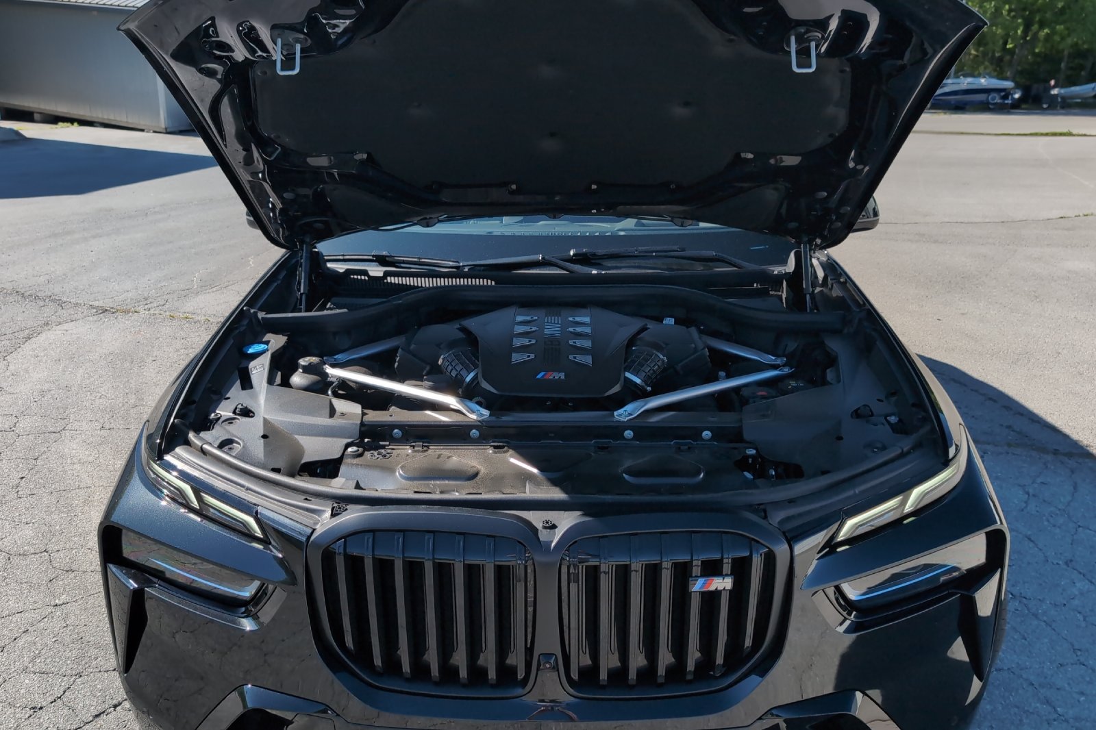 Used 2025 Black BMW M60i image 30