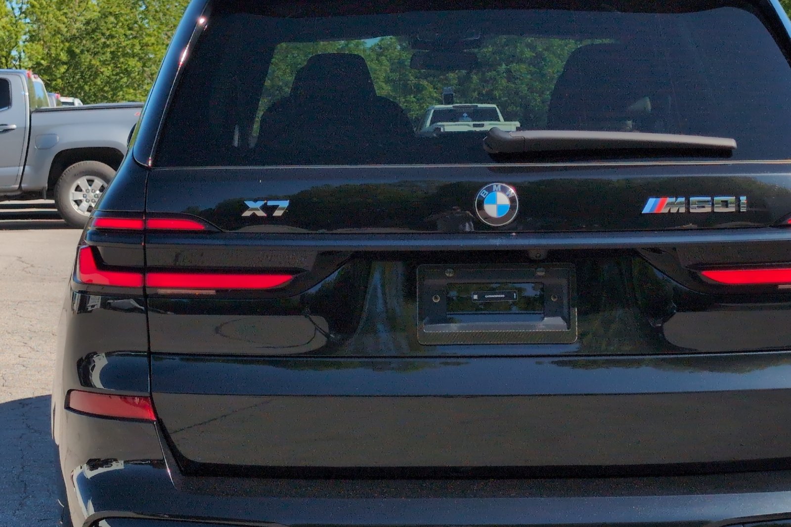 Used 2025 Black BMW M60i image 29
