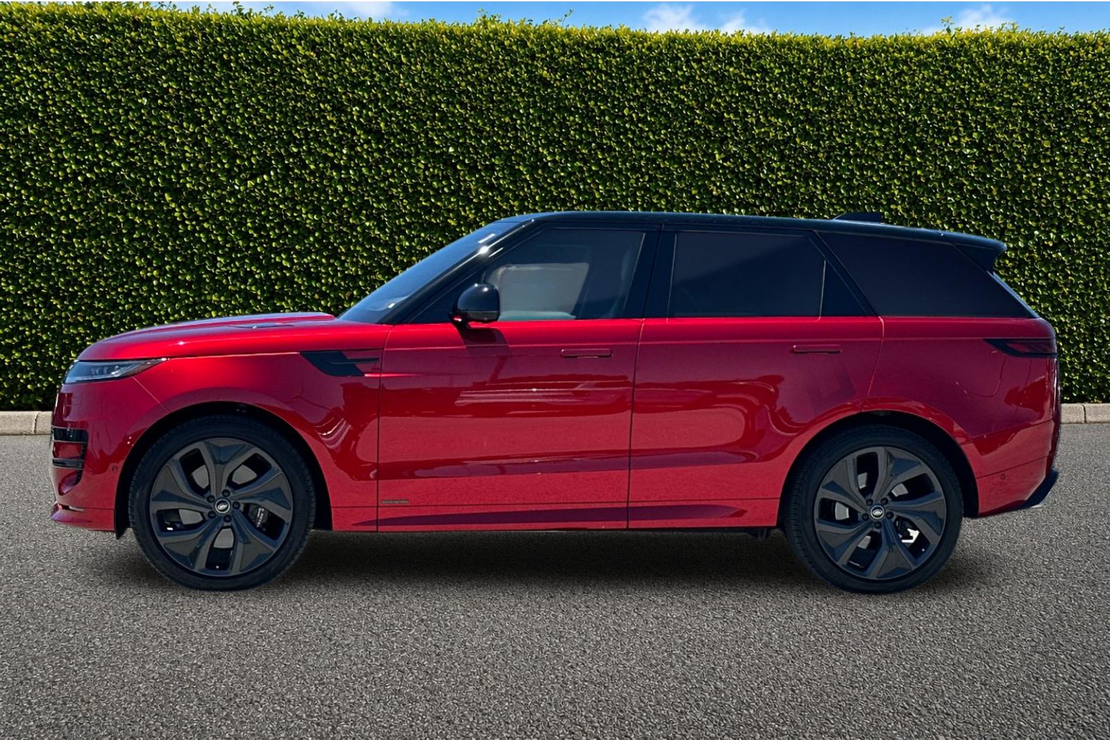 Used 2023  Land Rover First Edition image 7