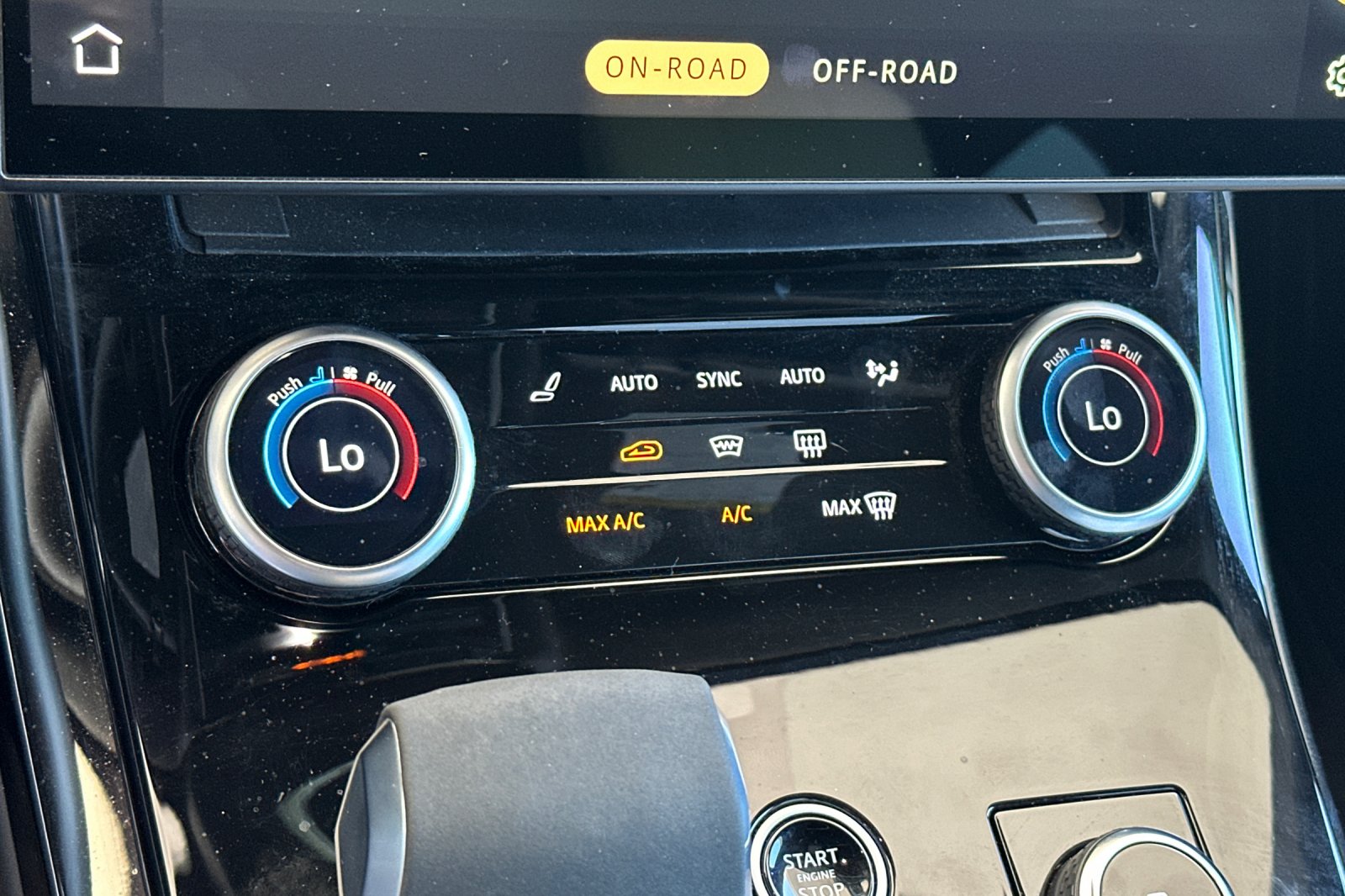 Used 2023  Land Rover First Edition image 25