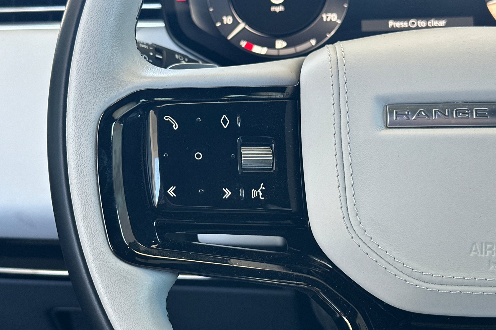 Used 2023  Land Rover First Edition image 29