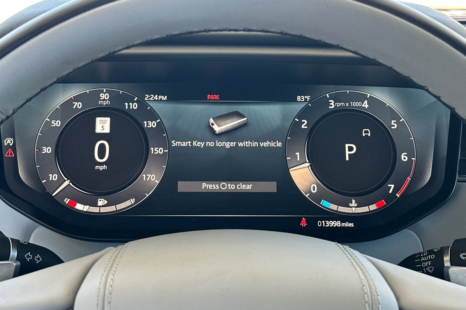 Used 2023  Land Rover First Edition image 31