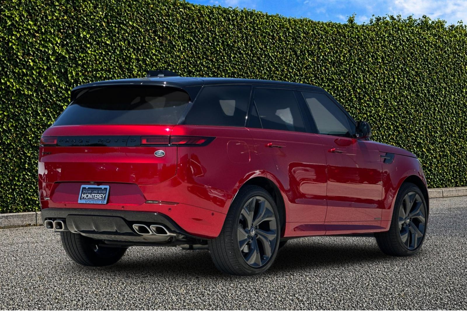 Used 2023  Land Rover First Edition image 4