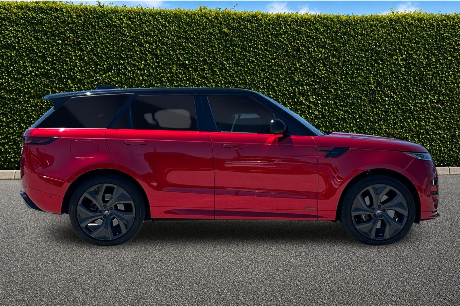 Used 2023  Land Rover First Edition image 3